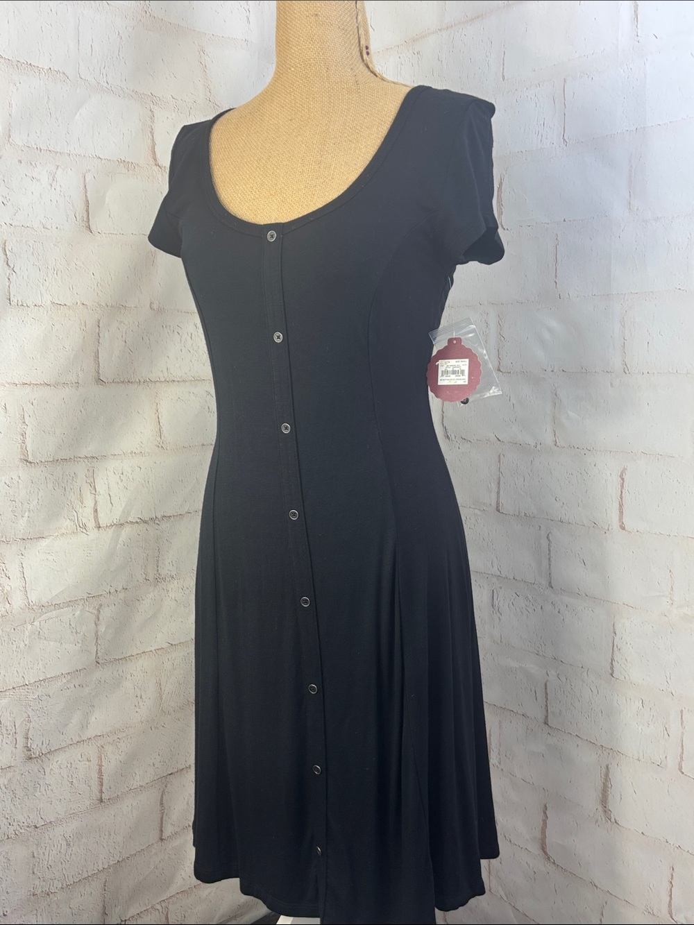 NWT⬇️ FIT & FLARE DRESS⚡️